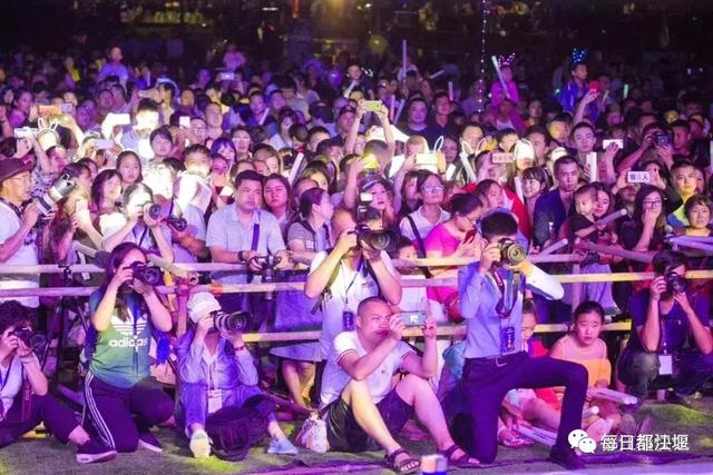 2018香港马年赛事全回顾，激情与荣耀的年度盛宴2019年香港马最准的资料