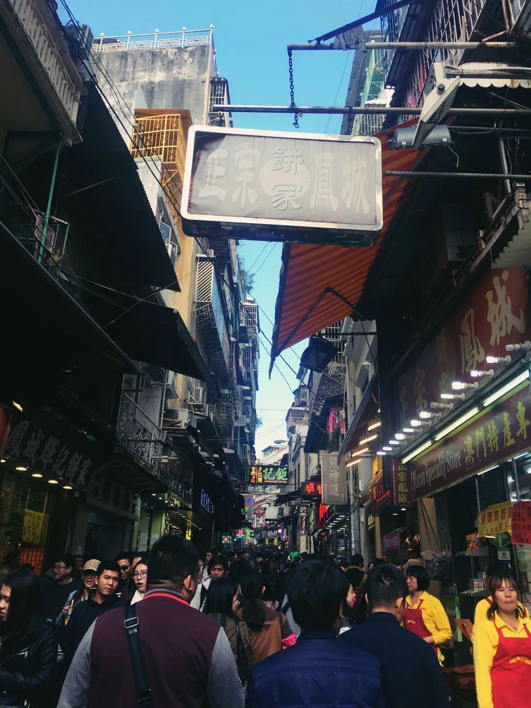 新澳门六开彩资料查询，理性看待彩票，谨慎对待信息获取的陷阱与风险警示